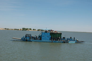 il traghetto (bac) sul Niger