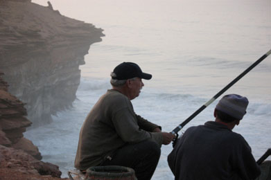 pescatori sulla scogliera atlantica