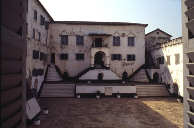 Cortile del castello di Elmina